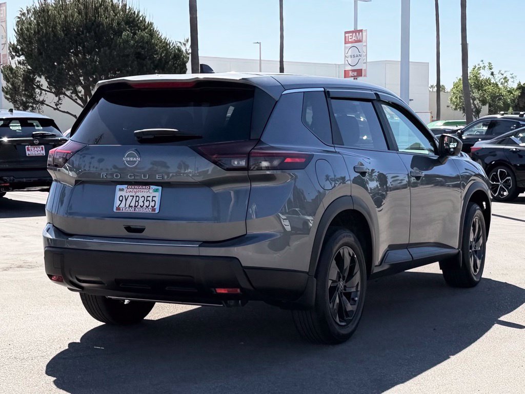 Certified 2026 Nissan Rogue SV FWD image 7