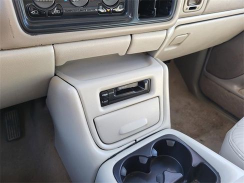 Used 2001 Chevrolet Tahoe LT w/ LT Preferred Equipment Group image 9