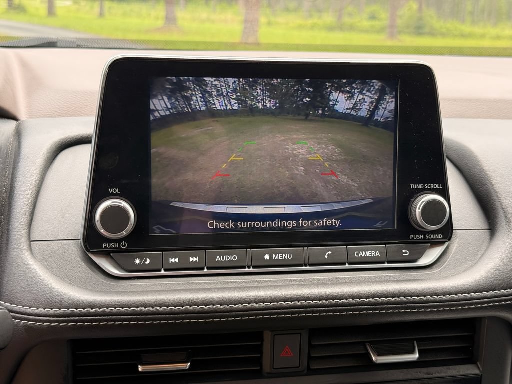 Used 2023 Nissan Rogue SV FWD image 18