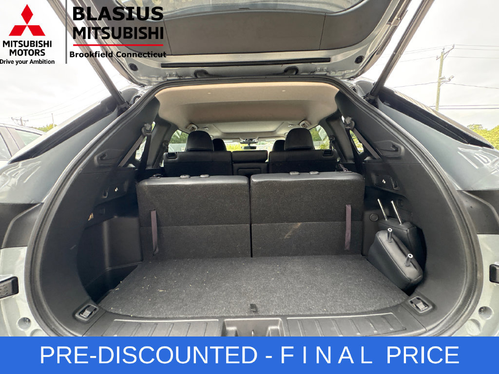 Used 2025 Mitsubishi Outlander AWD image 58