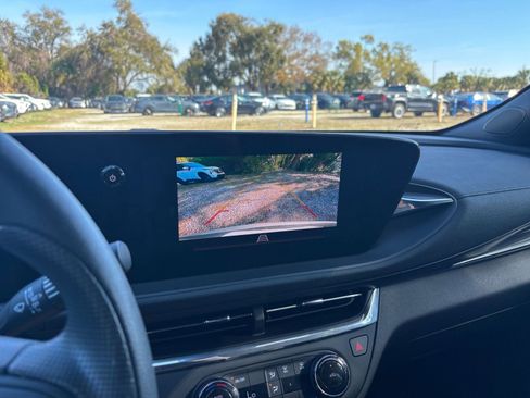 Used 2025 Buick Envista Preferred image 25