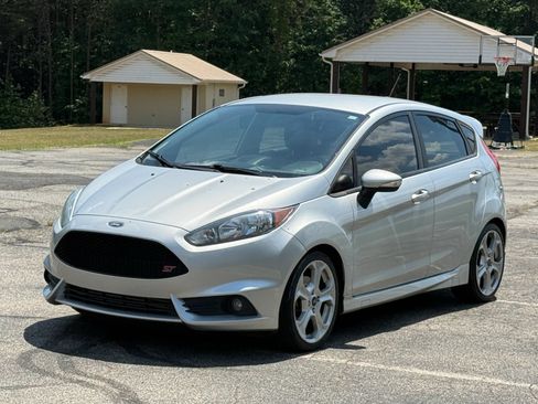 Used 2015 Ford Fiesta ST FWD image 7