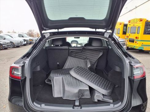 Used 2025 Tesla Model Y Long Range image 8