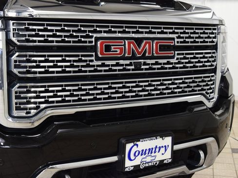 Used 2023 GMC Sierra 2500 Denali w/ Denali Ultimate Package image 11