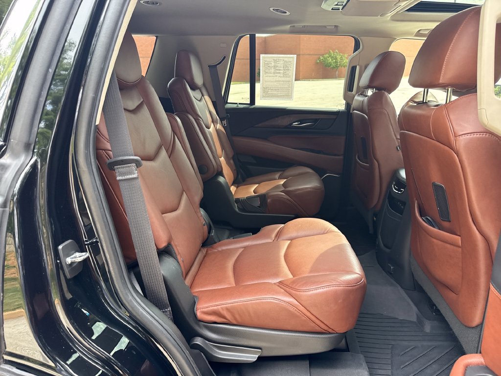 Used 2019 Cadillac Escalade Premium Luxury AWD/4WD image 34
