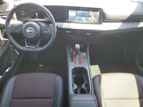 Certified 2025 Nissan Kicks SR image 15