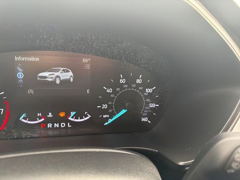 Used 2020 Ford Escape SE image 16