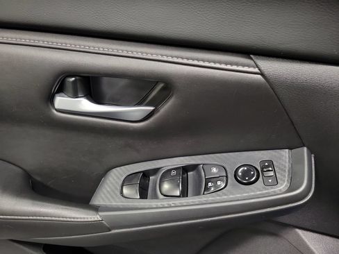 Used 2025 Nissan Sentra SV FWD image 23