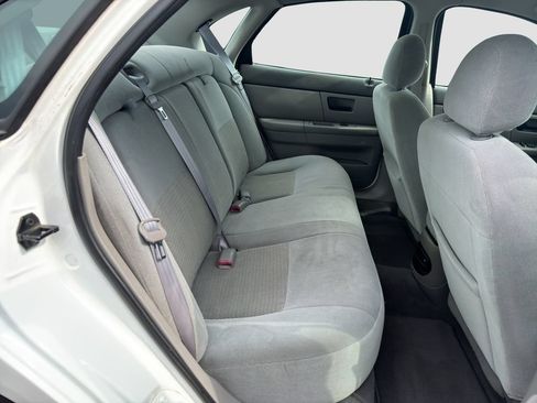Used 2003 Ford Taurus SE FWD image 28