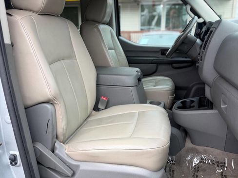 Used 2014 Nissan NV 3500 SL w/ Technology Package RWD image 19