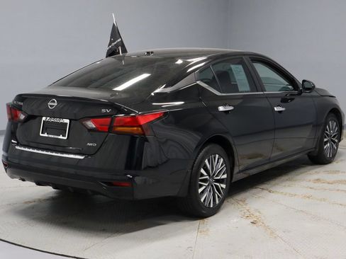 Used 2023 Nissan Altima 2.5 SV AWD/4WD image 11