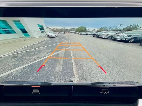 Used 2024 GMC Sierra 1500 SLE image 7