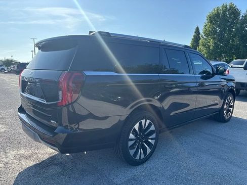 Used 2025 Ford Expedition Max Platinum w/ Platinum Ultimate Package AWD/4WD image 5
