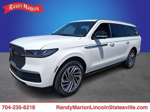 New 2026 Lincoln Navigator L Reserve AWD/4WD image 1