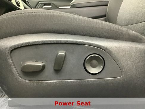 Used 2025 GMC Acadia Elevation image 15