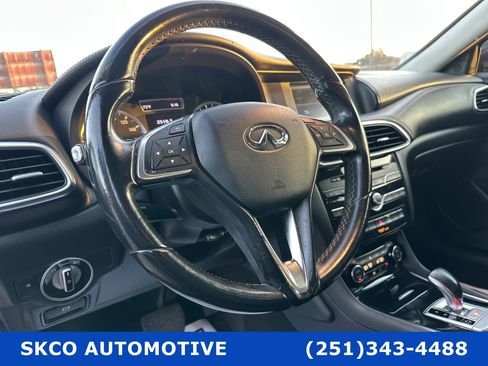 Used 2017 INFINITI QX30 AWD image 19