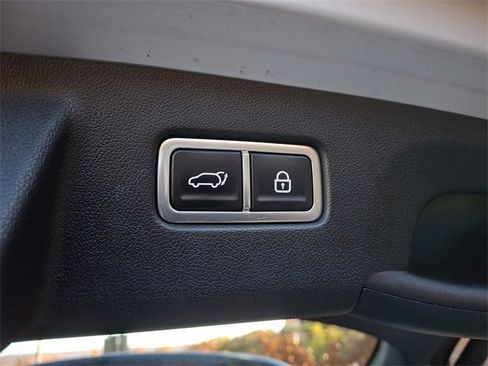 Certified 2022 Kia Sorento SX image 32