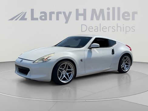 Used 2009 Nissan 370Z Coupe RWD image 1