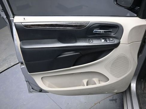 Used 2013 Dodge Grand Caravan SE FWD image 15