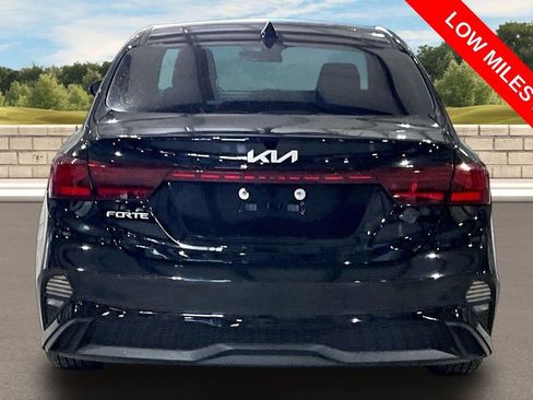 Used 2022 Kia Forte LXS w/ LXS Technology Package FWD image 4