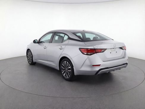 Used 2024 Nissan Altima 2.5 SV image 6