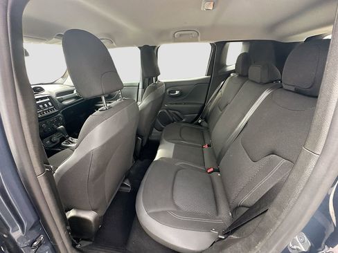 Used 2023 Jeep Renegade Latitude w/ Premium Group AWD/4WD image 24