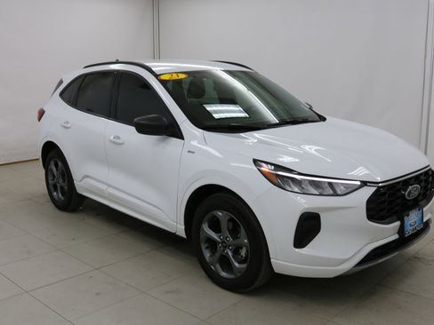 Used 2023 Ford Escape ST-Line w/ Tech Pack #1 image 7