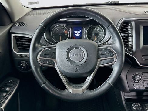 Used 2019 Jeep Cherokee Latitude Plus w/ Comfort/Convenience Group AWD/4WD image 18