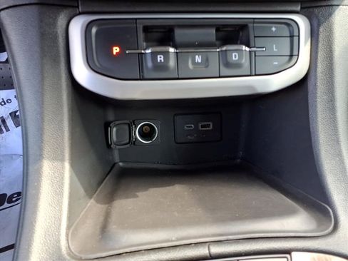 Certified 2023 GMC Acadia SLE image 7