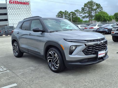 Used 2025 Chevrolet TrailBlazer RS w/ Driver Confidence Package image 1