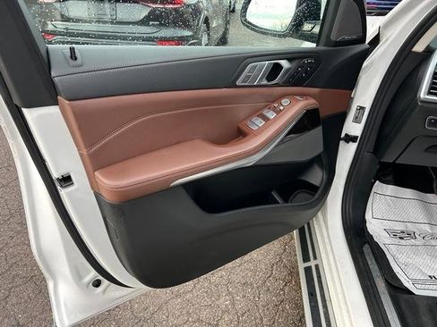 Used 2020 BMW X7 xDrive40i w/ Luxury Seating Package image 9