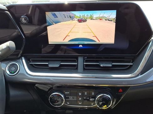 Used 2025 Chevrolet Trax ACTIV FWD image 14
