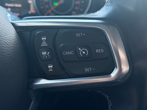 Used 2020 Jeep Gladiator Overland AWD/4WD image 18