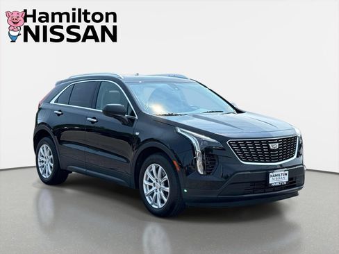 Used 2019 Cadillac XT4 Luxury w/ Cold Weather Package FWD image 1