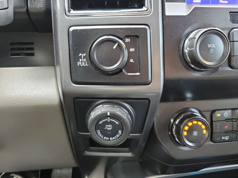 Used 2020 Ford F150 XLT w/ Equipment Group 302A Luxury AWD/4WD image 28