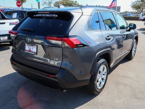 Used 2021 Toyota RAV4 LE image 6