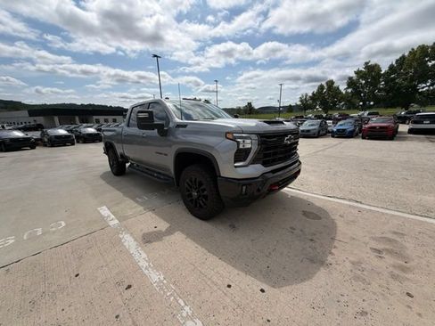 Used 2025 Chevrolet Silverado 2500 LT w/ Trail Boss Package AWD/4WD image 5