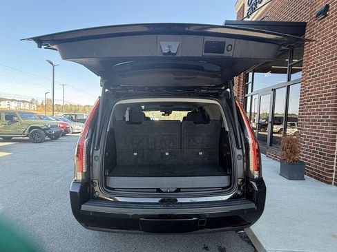 Used 2020 Cadillac Escalade Premium Luxury image 12