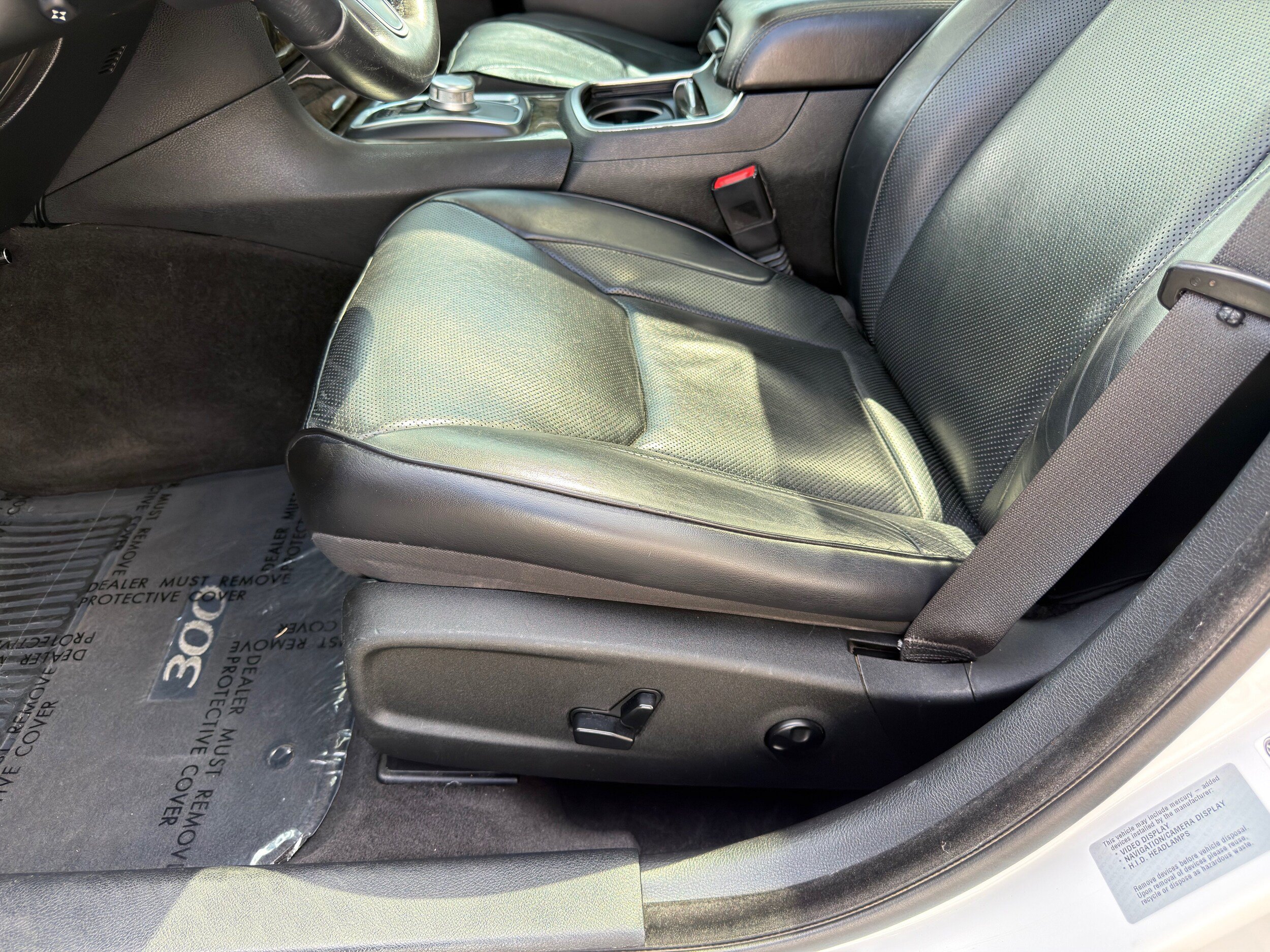 Used 2015 Chrysler 300 C w/ Harman/Kardon Audio Group RWD image 25