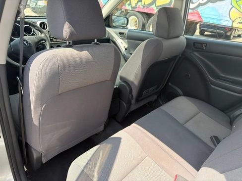 Used 2007 Pontiac Vibe w/ Sun And Sound Package FWD image 17