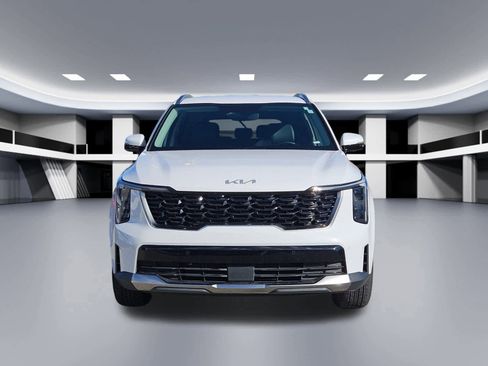 Used 2024 Kia Sorento S image 9
