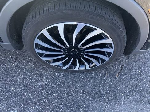 Used 2022 Lincoln Nautilus Black Label w/ Cargo Utility Package image 4