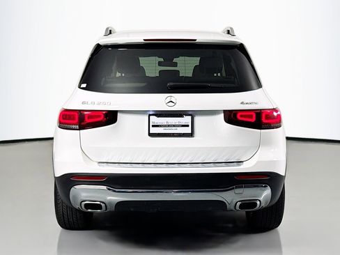 Used 2023 Mercedes-Benz GLB 250 4MATIC image 4
