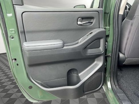 Used 2023 Nissan Frontier SV w/ SV Convenience Package AWD/4WD image 14