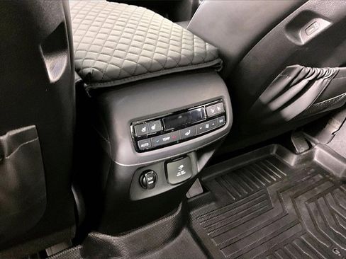 Used 2024 Hyundai Palisade Calligraphy image 10