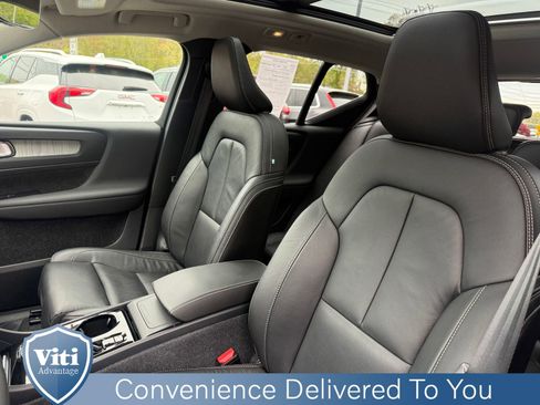 Certified 2024 Volvo XC40 B5 Plus w/ Protection Package Premier AWD/4WD image 18
