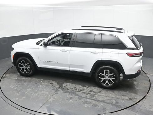 Used 2025 Jeep Grand Cherokee Limited image 44