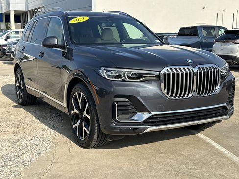 Used 2021 BMW X7 xDrive40i w/ Executive Package AWD/4WD image 3