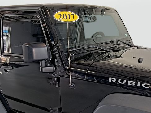 Used 2017 Jeep Wrangler Rubicon w/ Power Convenience Group AWD/4WD image 17
