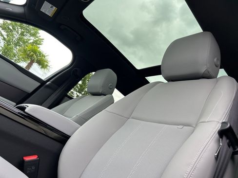 New 2026 Land Rover Range Rover Velar Dynamic SE image 14